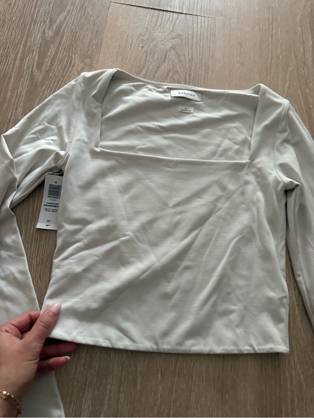 Aritizia Long Sleeve Top NWT - Picture 4 of 4